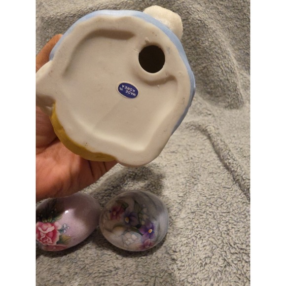 Vintage Bunnies Holding Marble Eggs Big Eyes Easter Spring - Picture 8 of 8